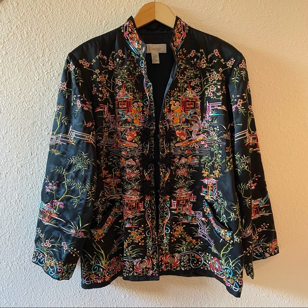 Vintage by Chico’s Fable Pagoda black embroidered silk jacket size 3 (XL)